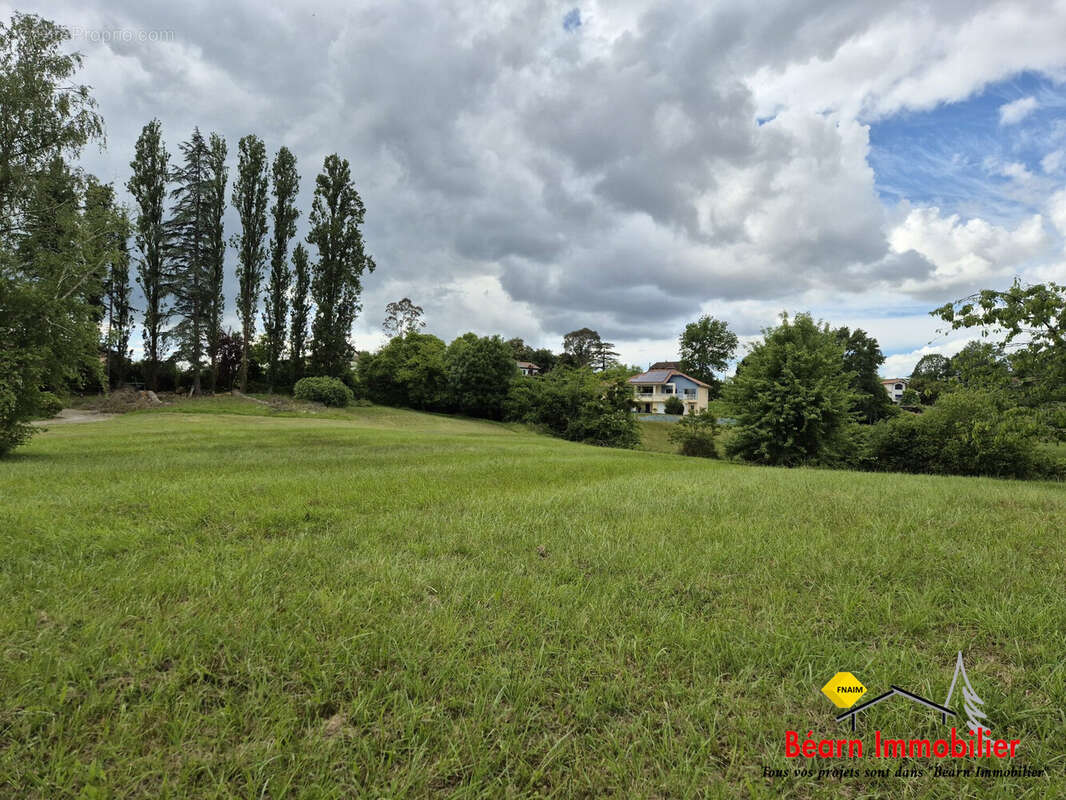 Terrain à SALIES-DE-BEARN