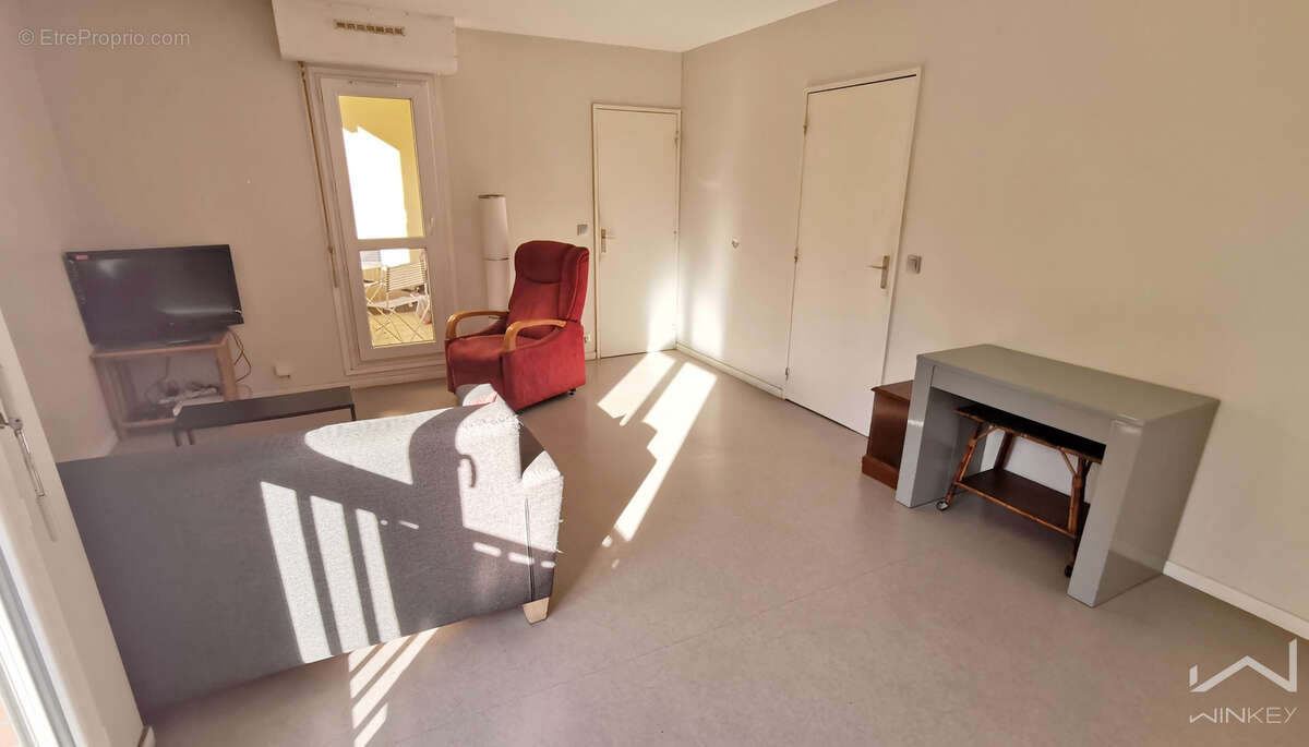 Appartement à EZANVILLE