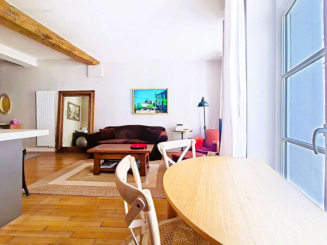Appartement à PARIS-2E