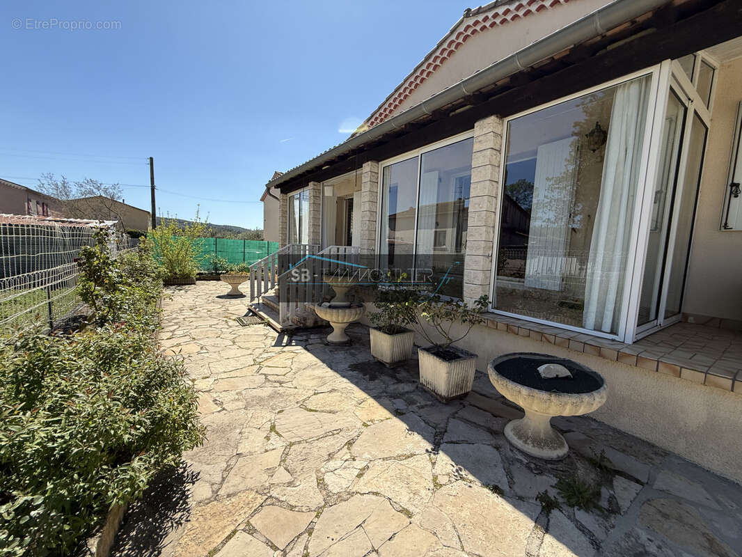 Maison à SAINT-JULIEN-LES-ROSIERS