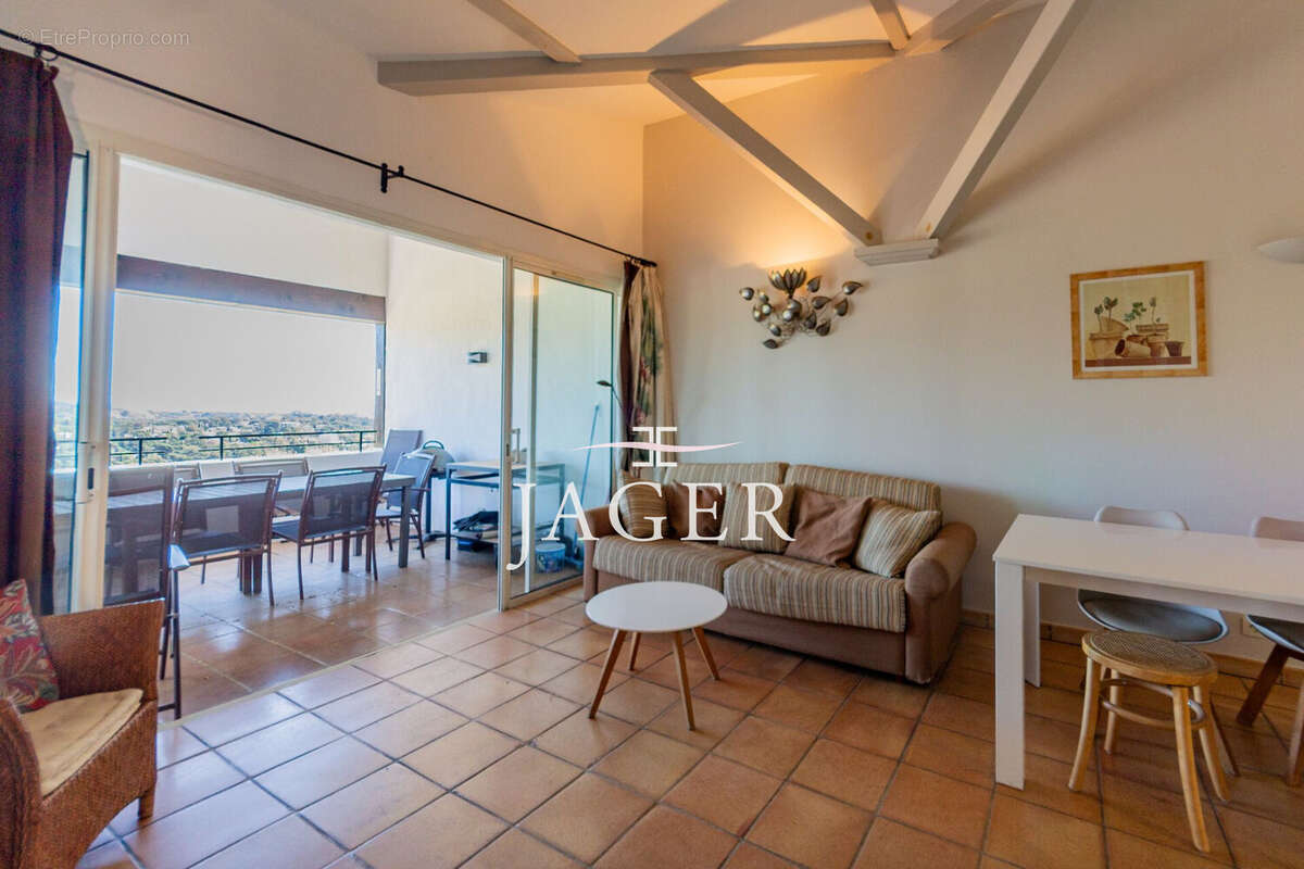 Appartement à GRIMAUD