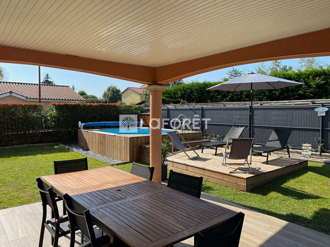 Maison à SAINT-ETIENNE-SUR-CHALARONNE