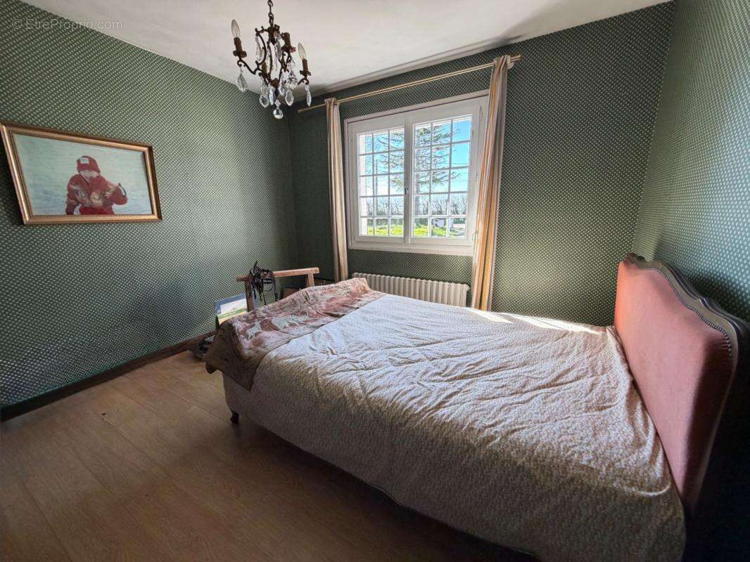  Maison familiale 6 chambres avec vie de plain-pied – Environnement calme – Proche plages du Débarquement – LIESVILLE SUR DOUVE  - photo 14