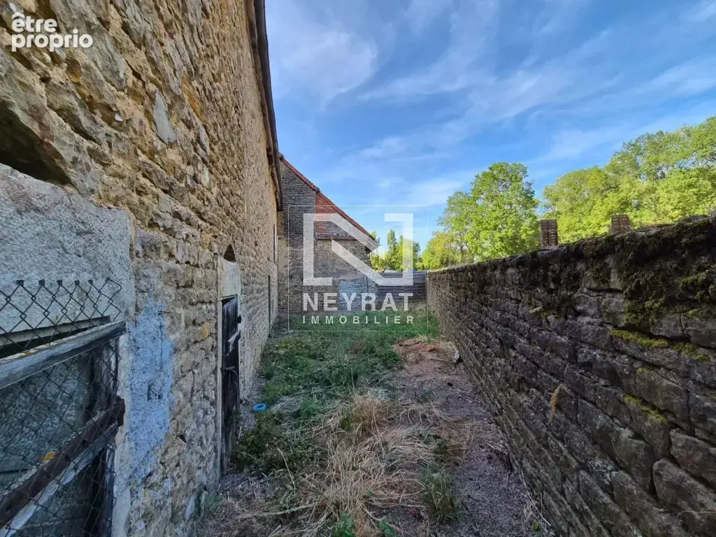 Maison 2 pièces 38 m² à vendre à Saint-Sernin-Du-Plain (71510) - photo 10