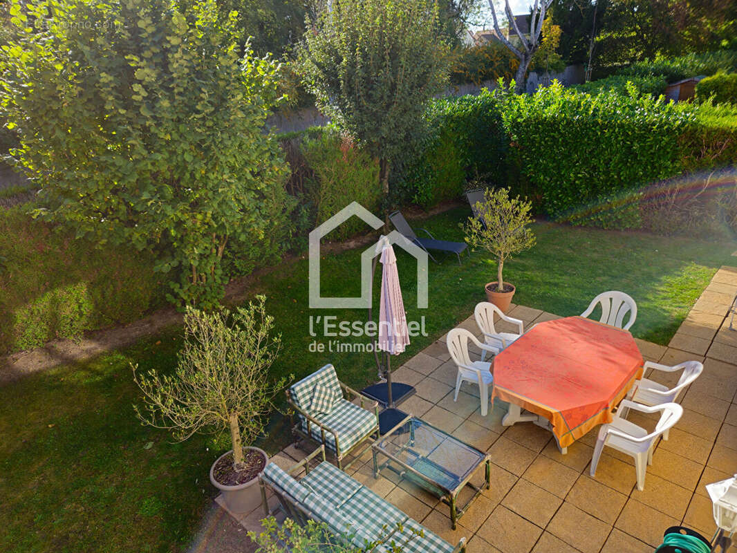 Maison à VERNEUIL-SUR-SEINE