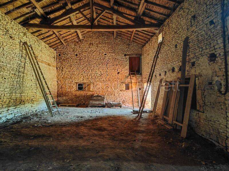 Maison à SAUZE-VAUSSAIS