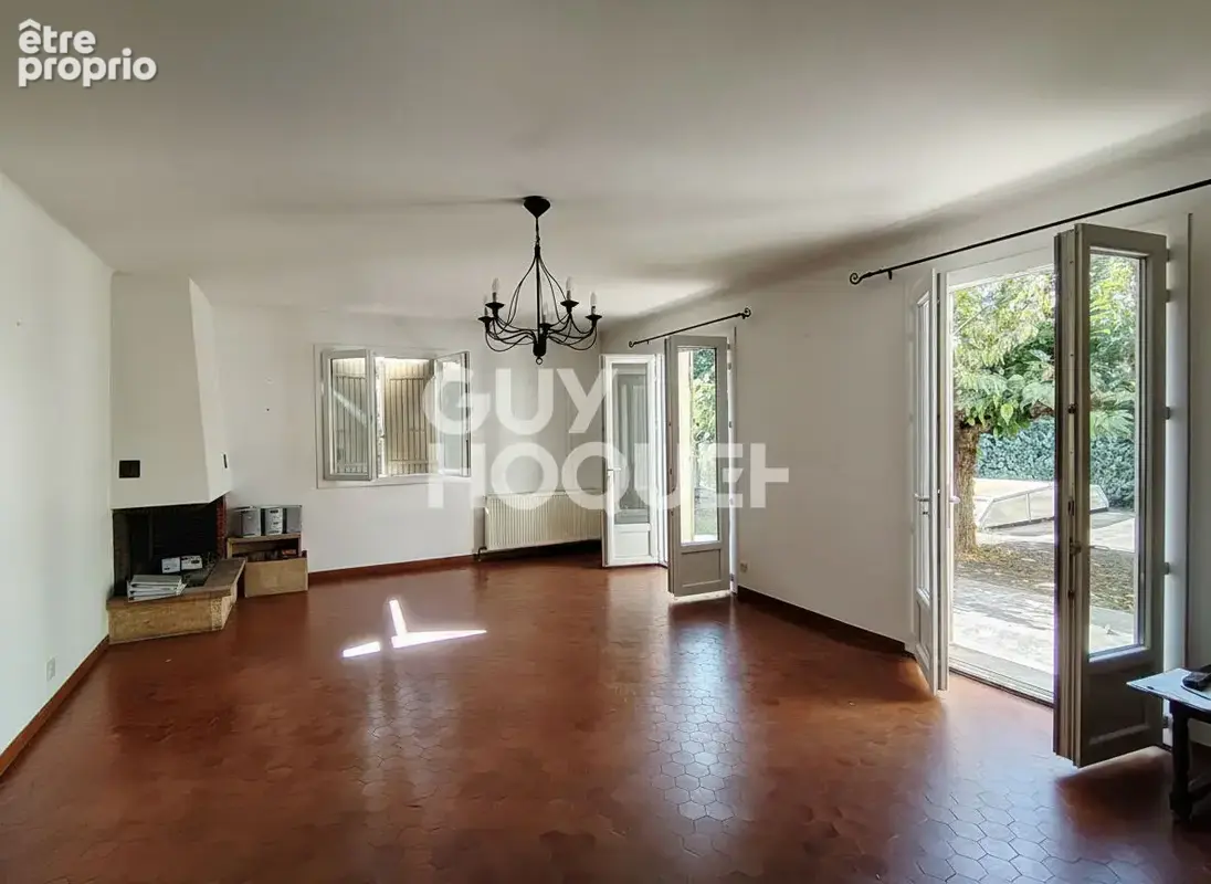 Maison Carpentras 7 pièce(s) de 183 m² - 5 chambres - Jardin - Piscine - Garage / Carport - Forage - photo 3
