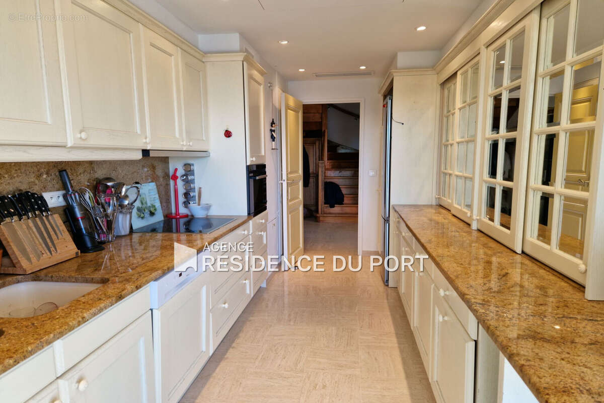 Appartement à MANDELIEU-LA-NAPOULE