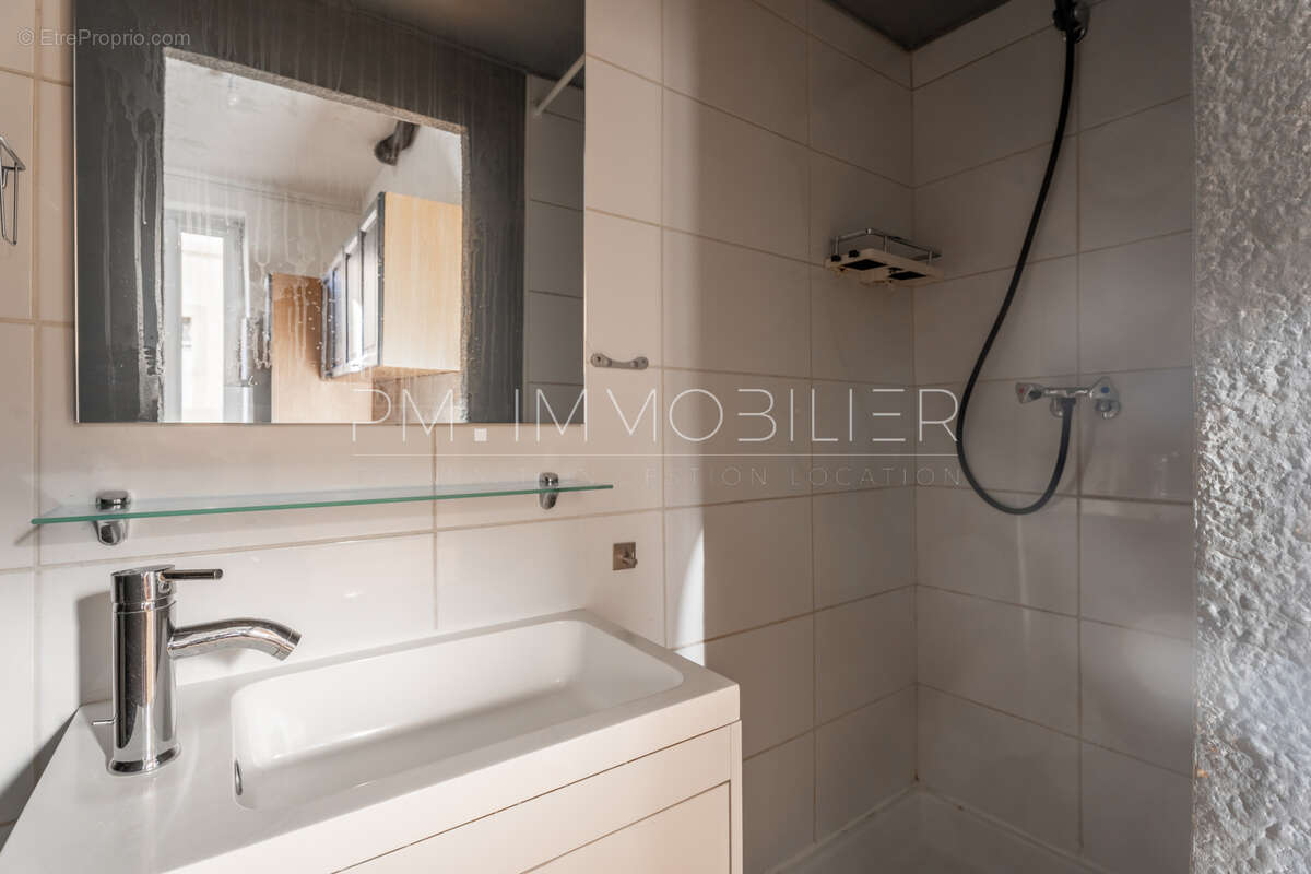 Appartement à MARSEILLE-4E
