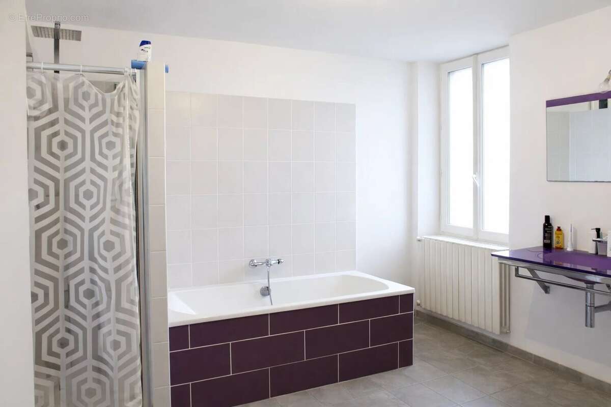 Appartement à GALLARGUES-LE-MONTUEUX