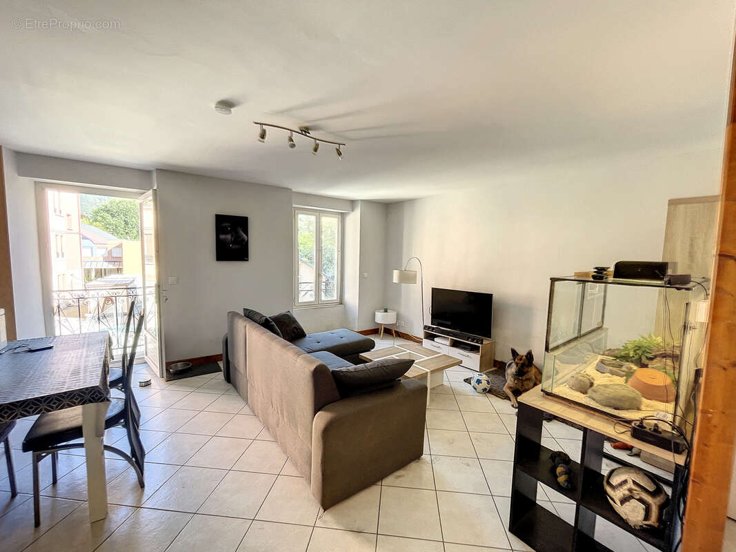 Maison à SAINT-ETIENNE-DE-CUINES