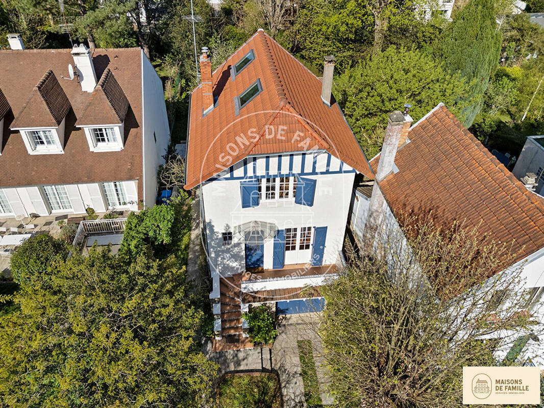Maison à LA CELLE-SAINT-CLOUD