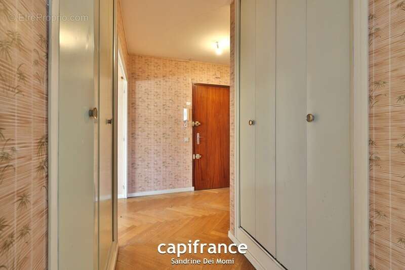 SAINTE FOY LES LYON - Bd de l'Europe- Appartement T3 de 68m² avec balcon, place de stationnement extérieure et cave - photo 22