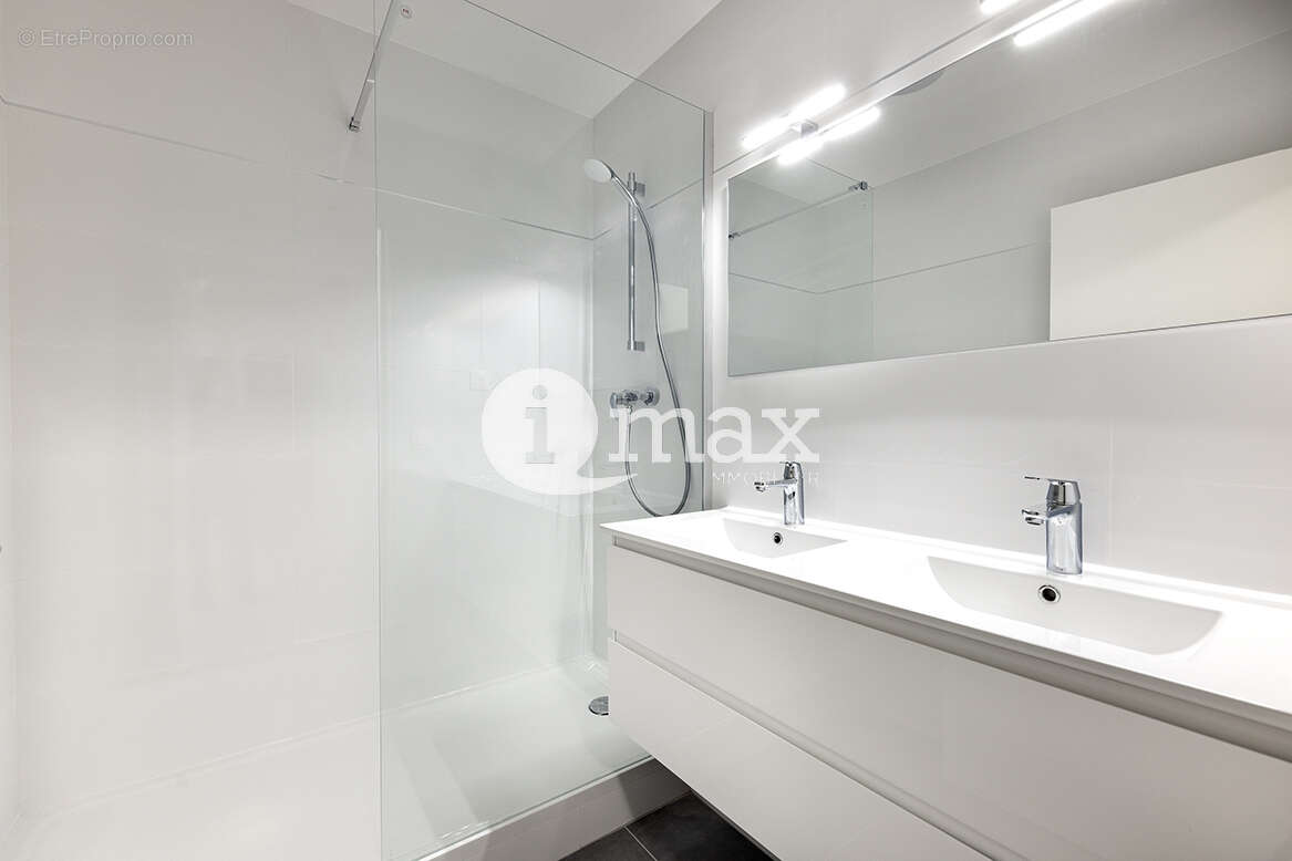 Appartement à LEVALLOIS-PERRET