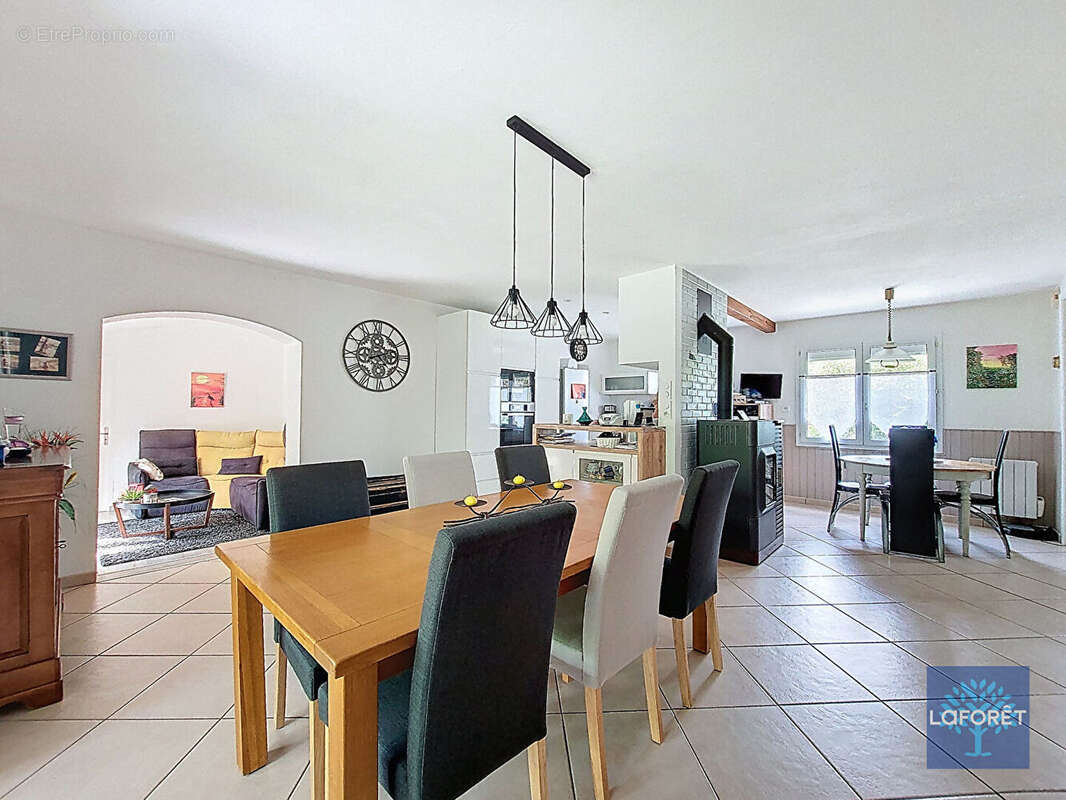 Maison à COMMEQUIERS