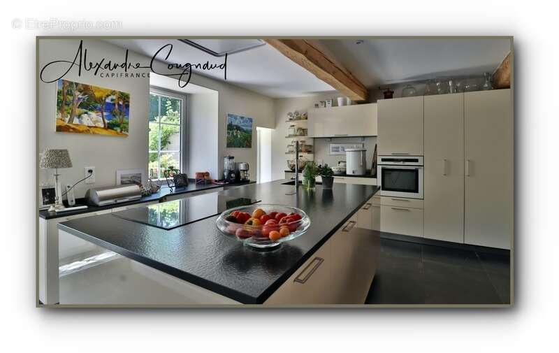 A vendre ARFONS (81) - Maison en pierre, 137 m², 3 chambres, cœur de village, entièrement rénovée - photo 2