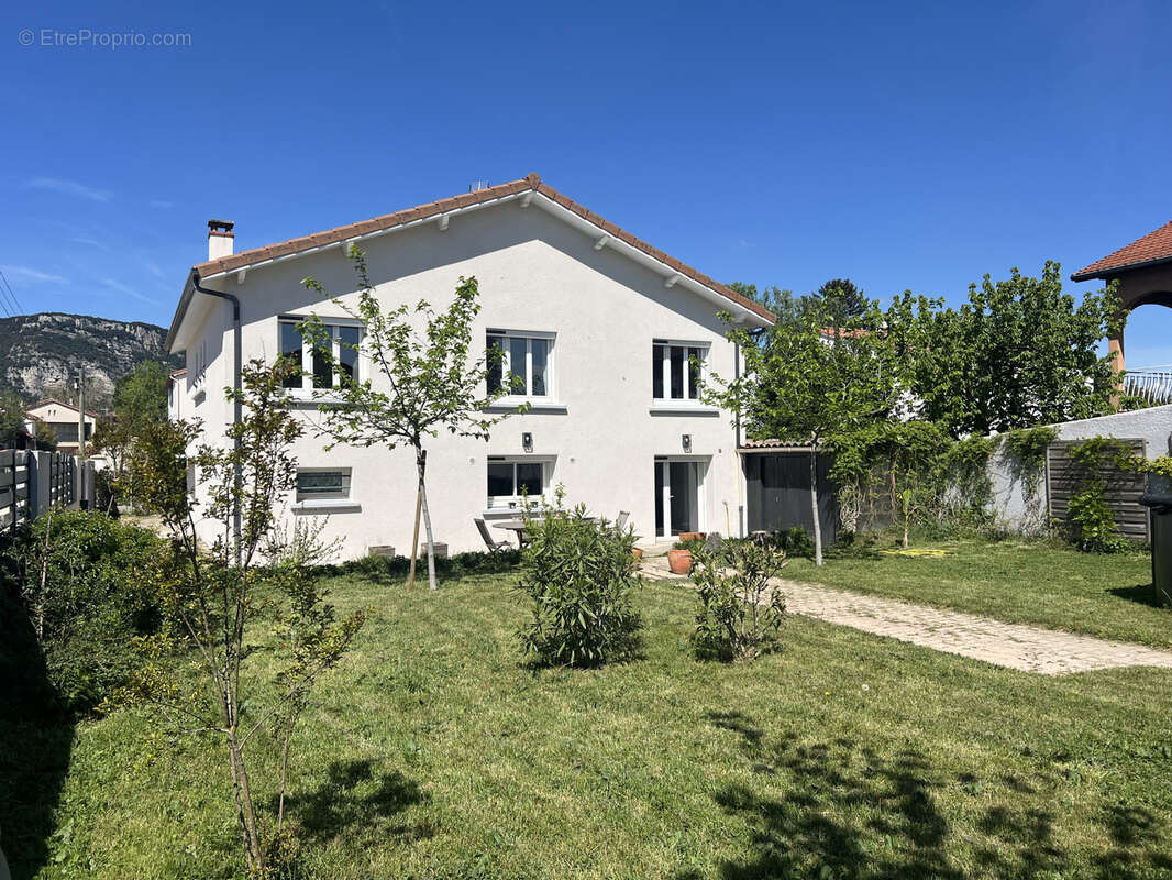 Maison à GUILHERAND-GRANGES