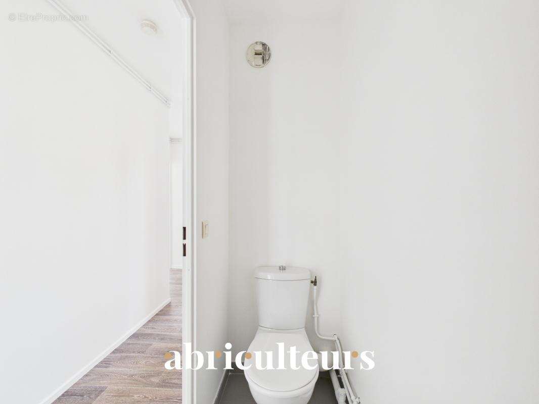 Appartement T3 de 73 m² exposé plein Sud avec vue sur le bassin et le pigeonnier – Résidence de standing à Survilliers - photo 15