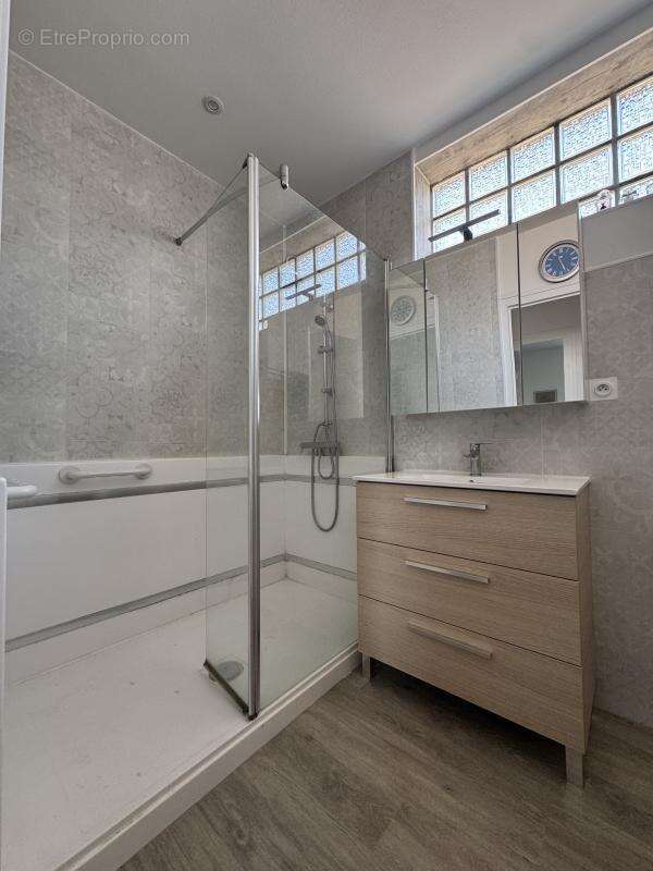 Maison 120 m² à Saint-Georges-De-Didonne  - photo 9