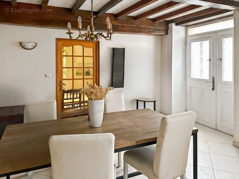 Immeuble de rapport - 580 m2 - RIGUEPEU - 4 logements avec jardin - photo 9