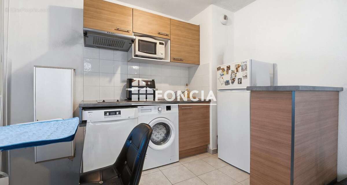 À vendre – grand t1 de 34.72 m² avec terrasse, parking et piscine – saint-andré-de-la-roche - photo 3