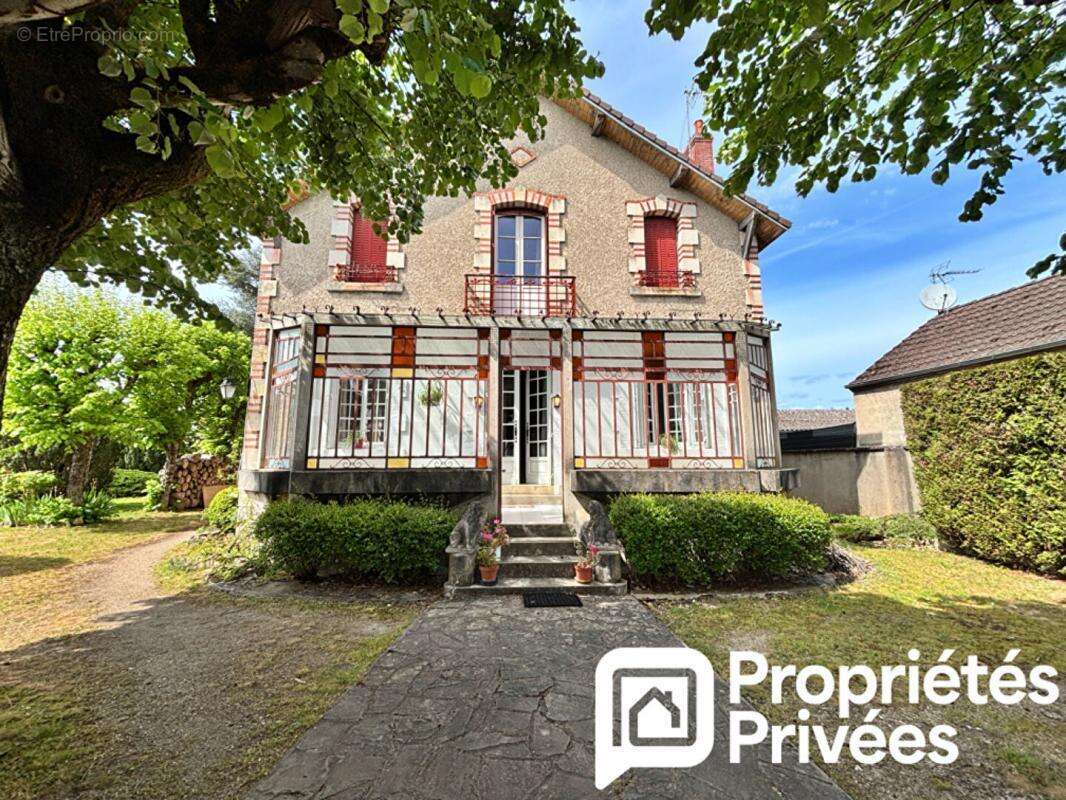 Maison à MEHUN-SUR-YEVRE