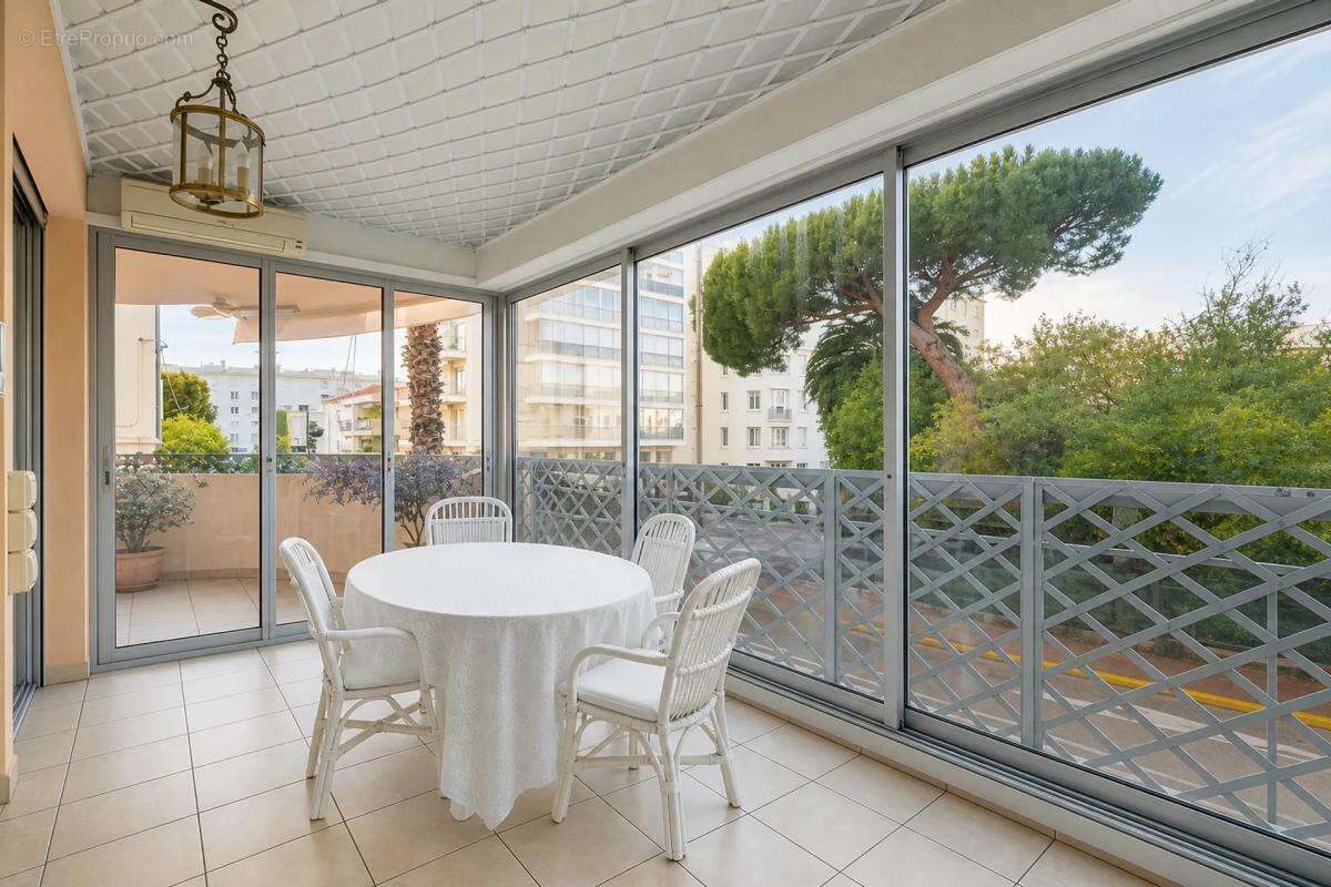 Appartement moderne 3P avec terrasse à Cannes - photo 4