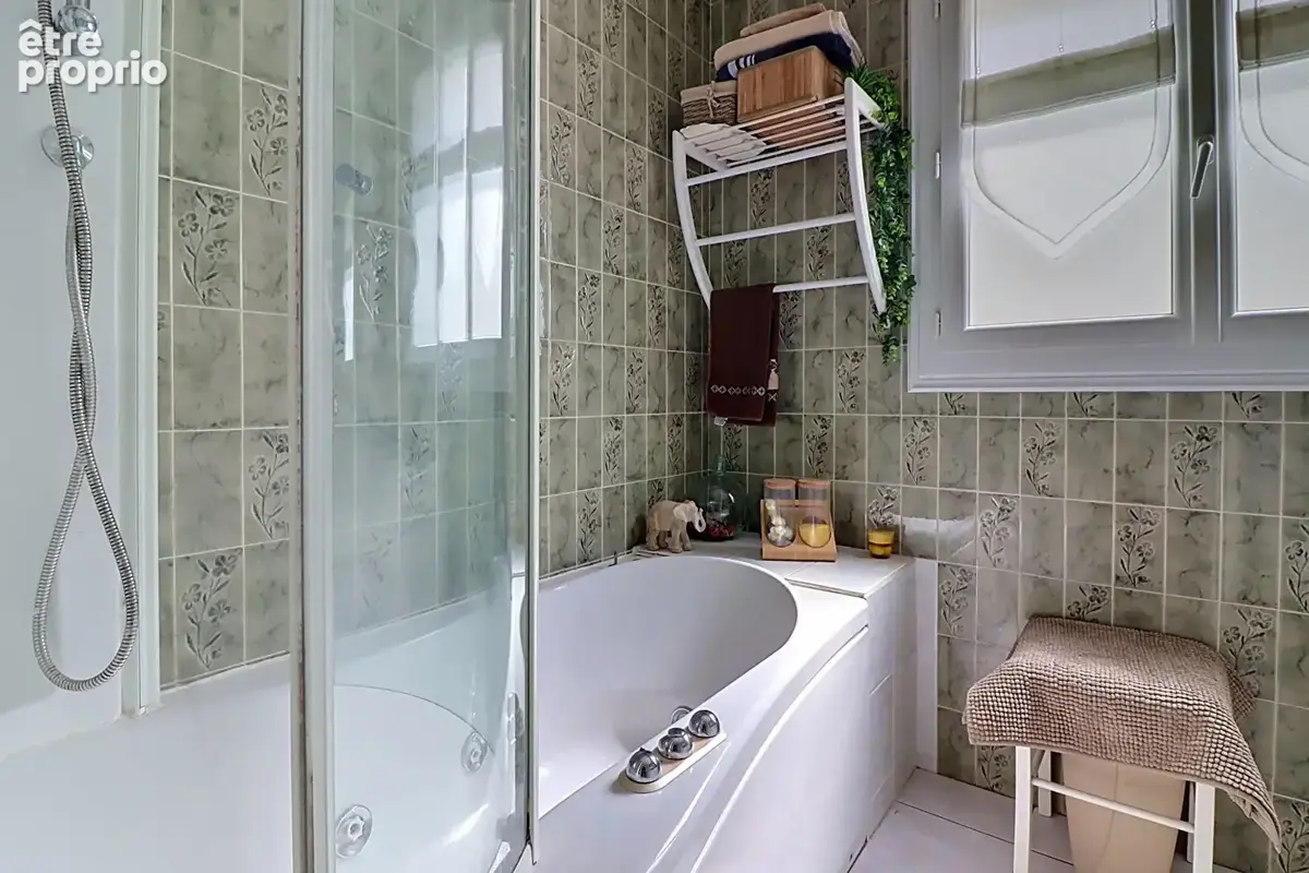 Maison avec piscine, sous-sol intégral et vue dégagée sur l'eau Esnandes 5 pièces 115 m2 - photo 11