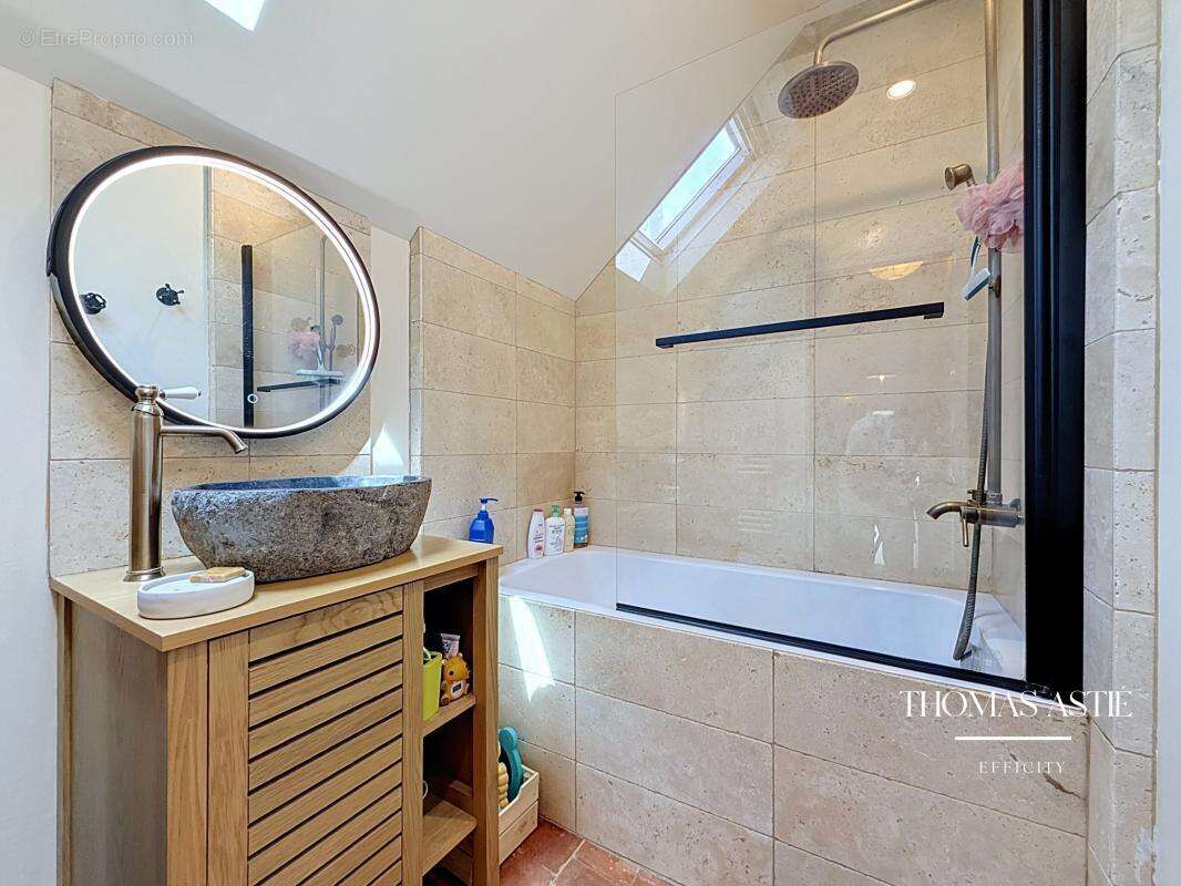 Maison 140 m² à Roiffe  - photo 12