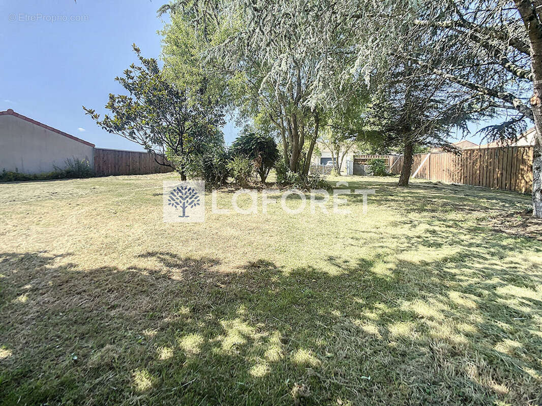 Terrain à PARTHENAY