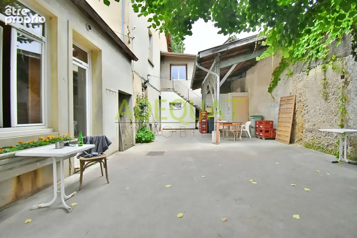Maison à LA TOUR-DU-PIN