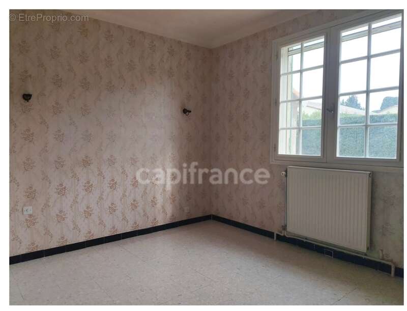 Maison à FONTVIEILLE