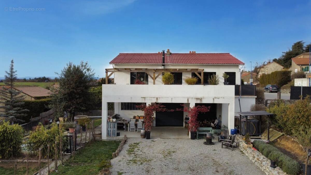 Maison à SAINT-ROMAIN-DE-LERPS