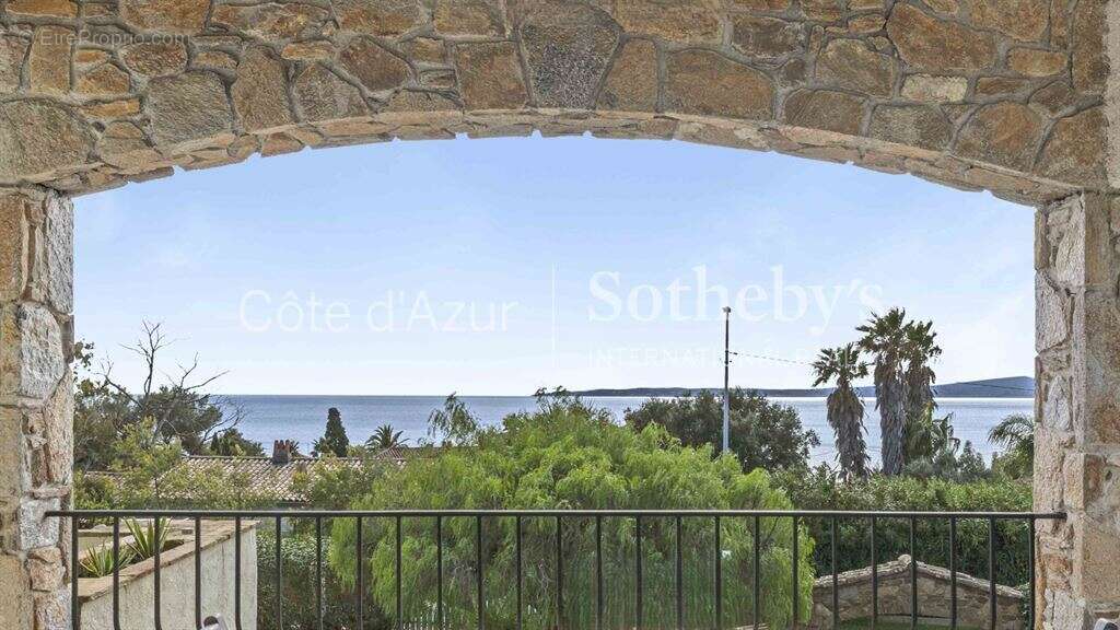 Maison à LES ISSAMBRES
