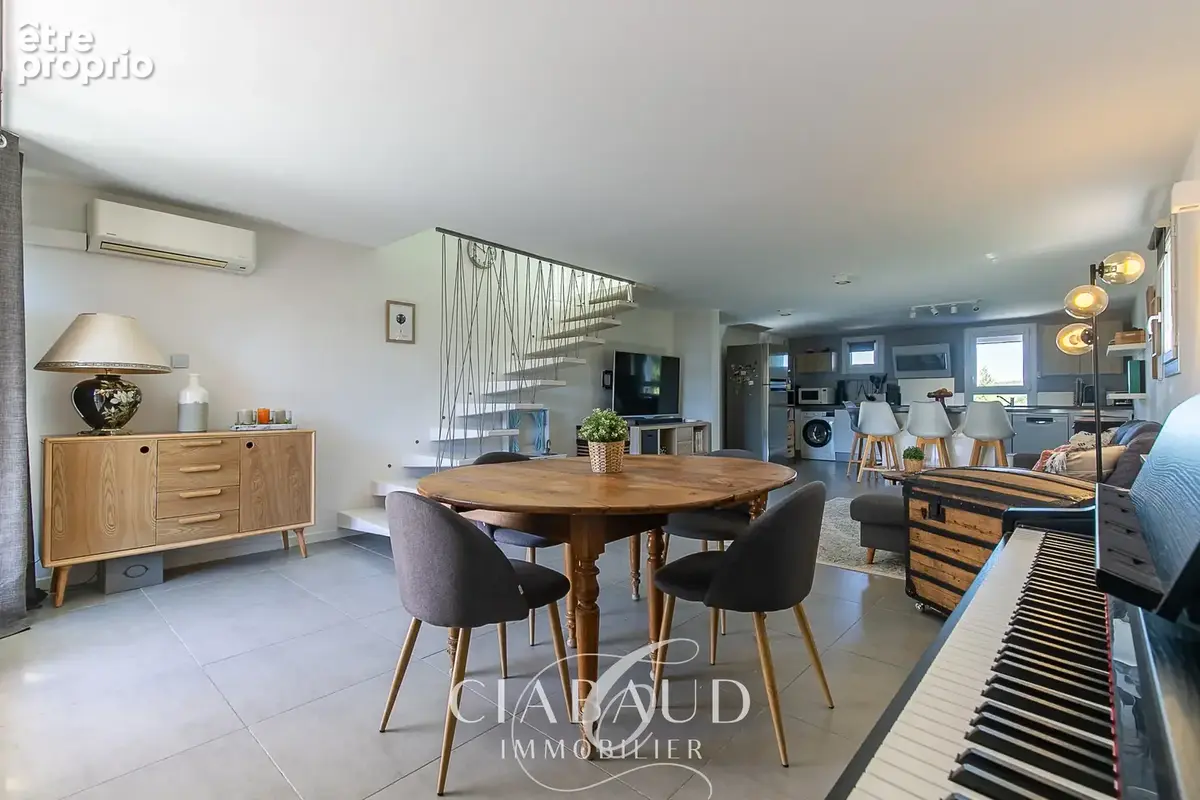 Dernier étage T3 100m2 avec terrasse parking privatif et cave - photo 7