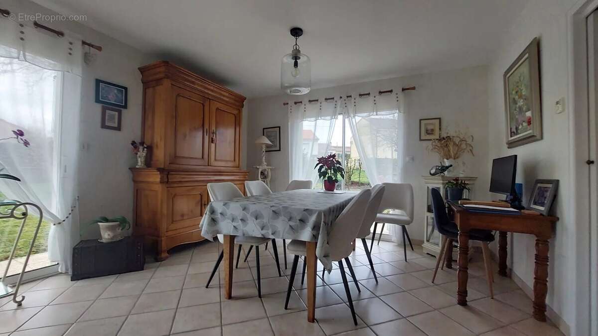 Maison à Somloire - photo 3