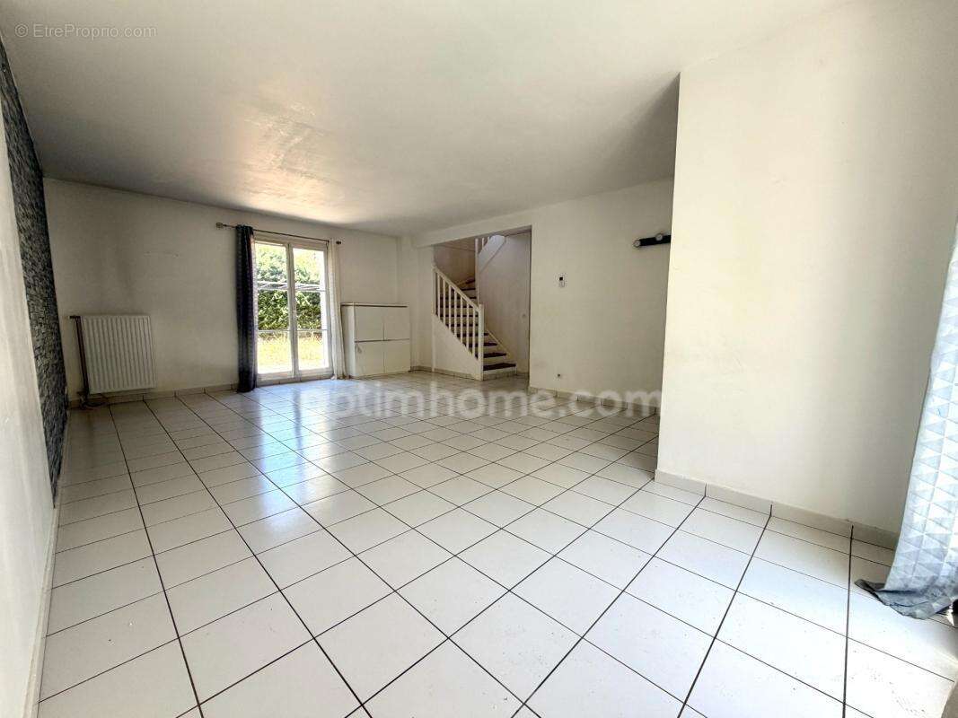 Maison 4 chambres + double garage + parking - photo 3