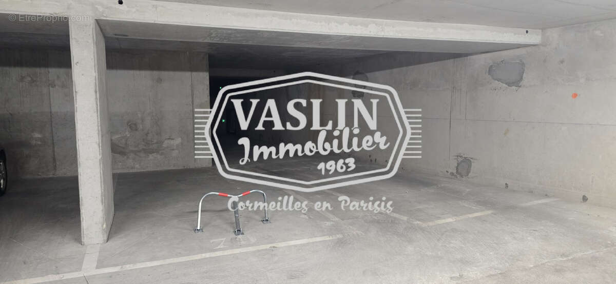 Parking à SARTROUVILLE