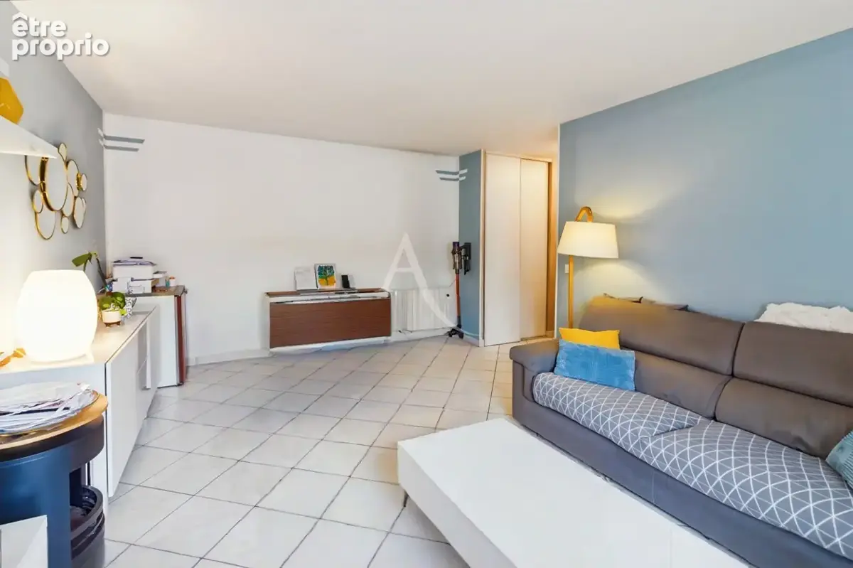 VAURÉAL - Beau duplex 4 pièces - 3 chambres - Balcon -Parking en sous-sol - photo 2