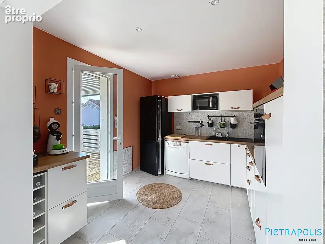 Maison 4 pièces 76 m² à vendre à Thizy (69240) - photo 2