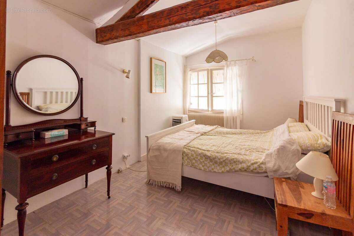 Maison en pierre spacieuse avec piscine - photo 13