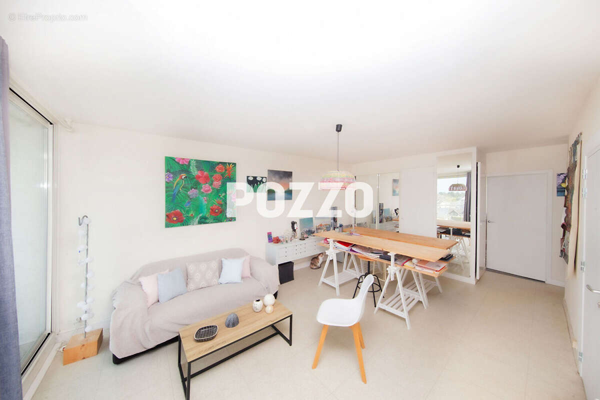 Appartement à JULLOUVILLE