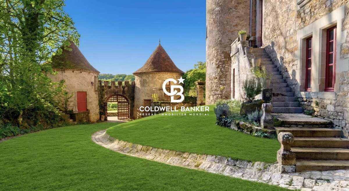 Maison à LISSAC-ET-MOURET