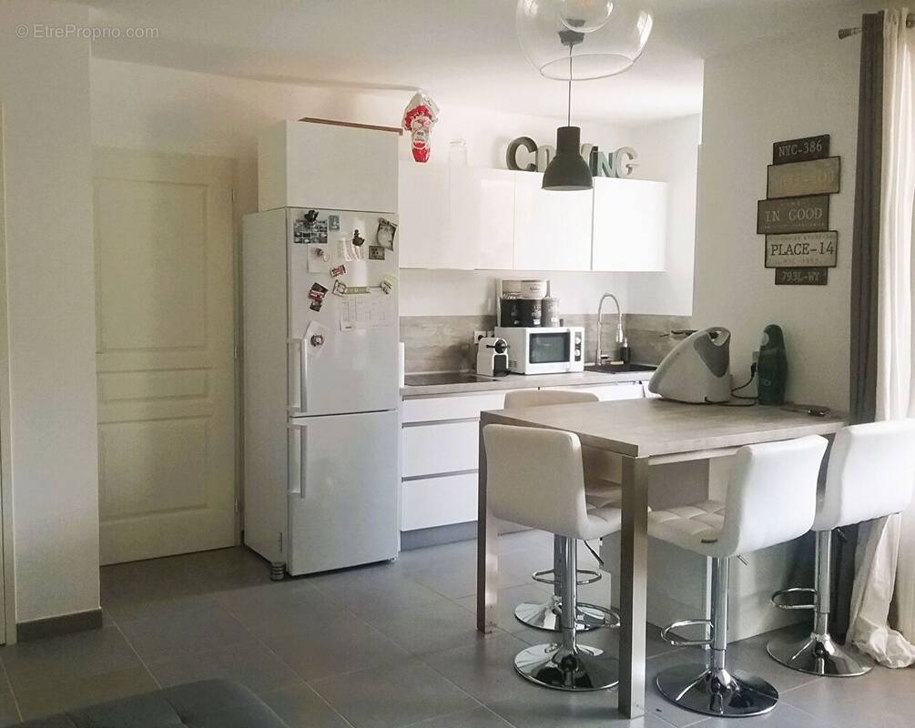 Appartement à CHATEAUNEUF-LE-ROUGE