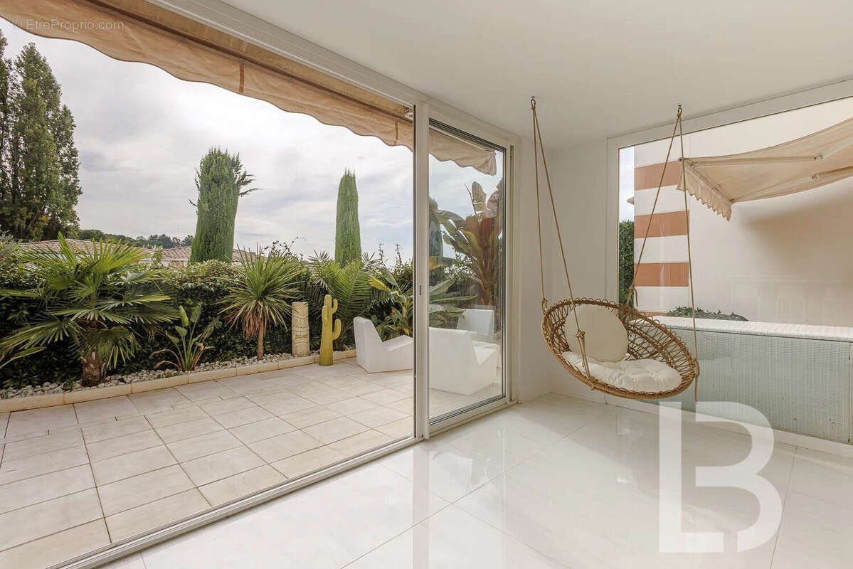 Appartement à MOUGINS