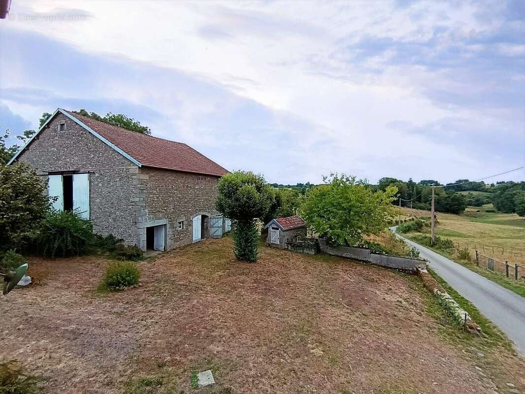 Maison à SAINT-SULPICE-LES-CHAMPS