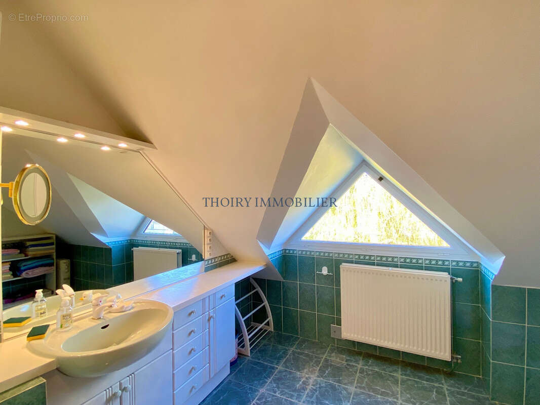 Maison à THOIRY