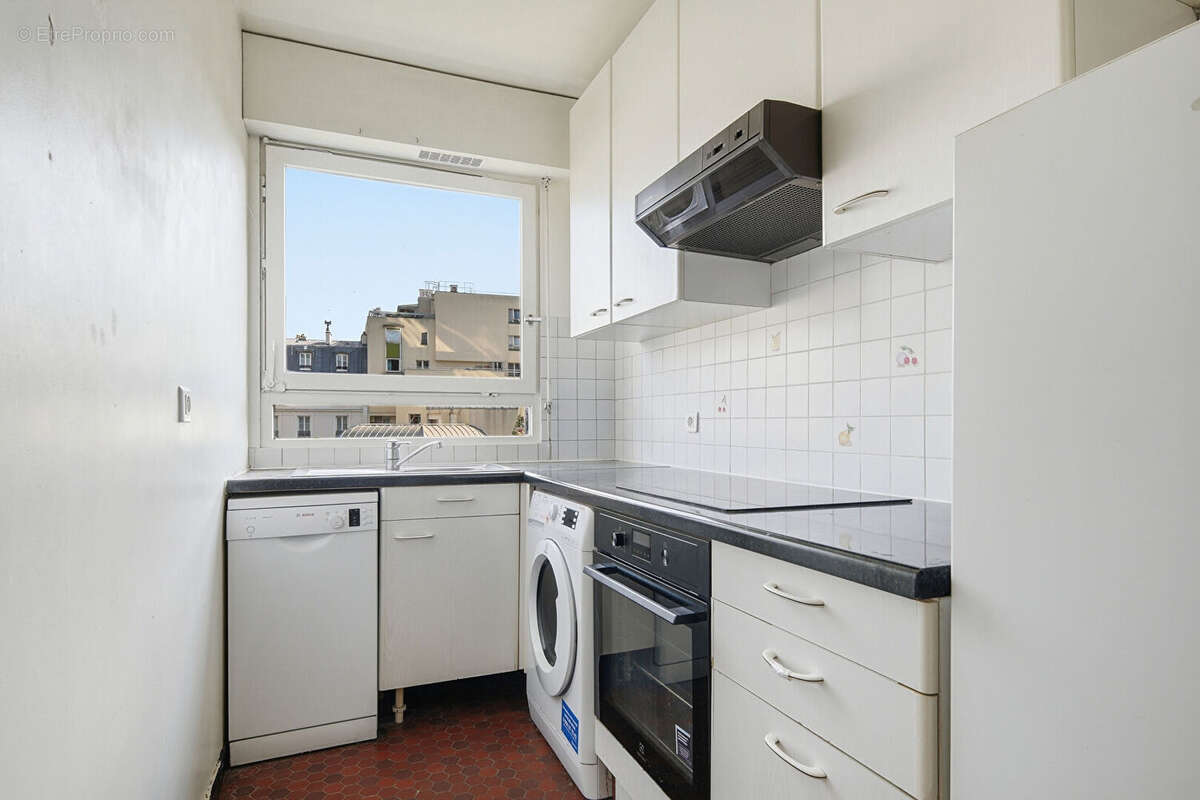 Appartement à PARIS-14E
