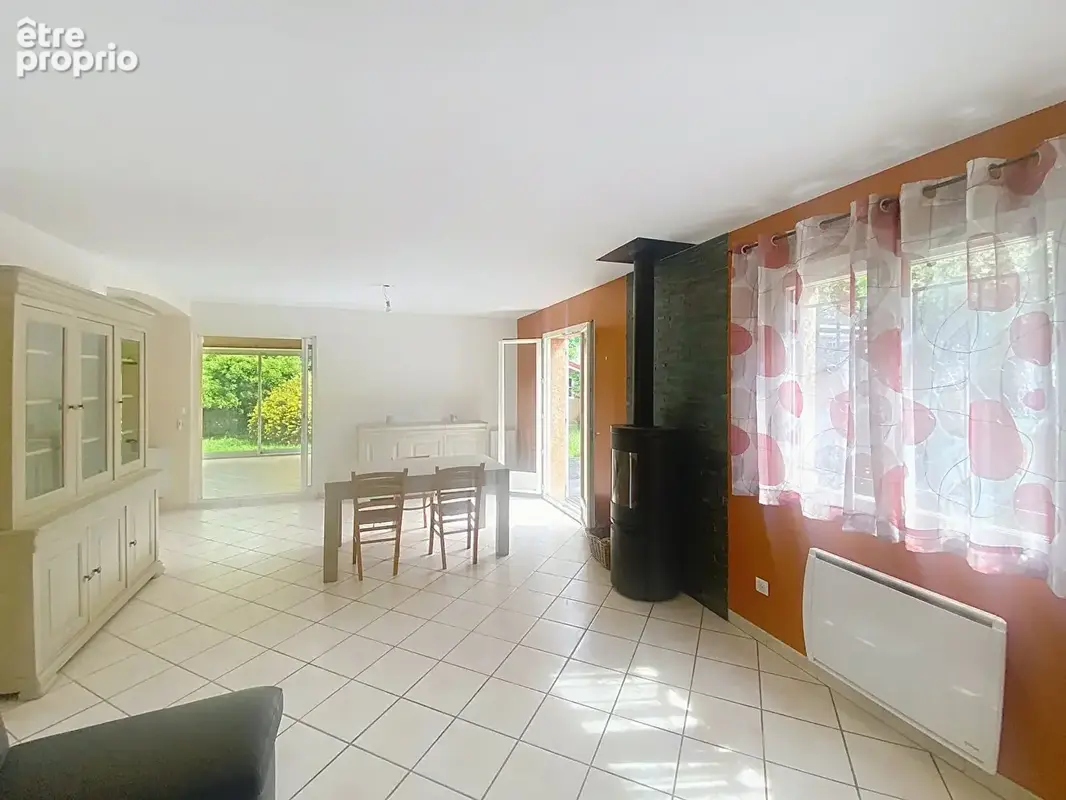 Genas Maison 140m² habitables sur terrain 755m² - photo 6