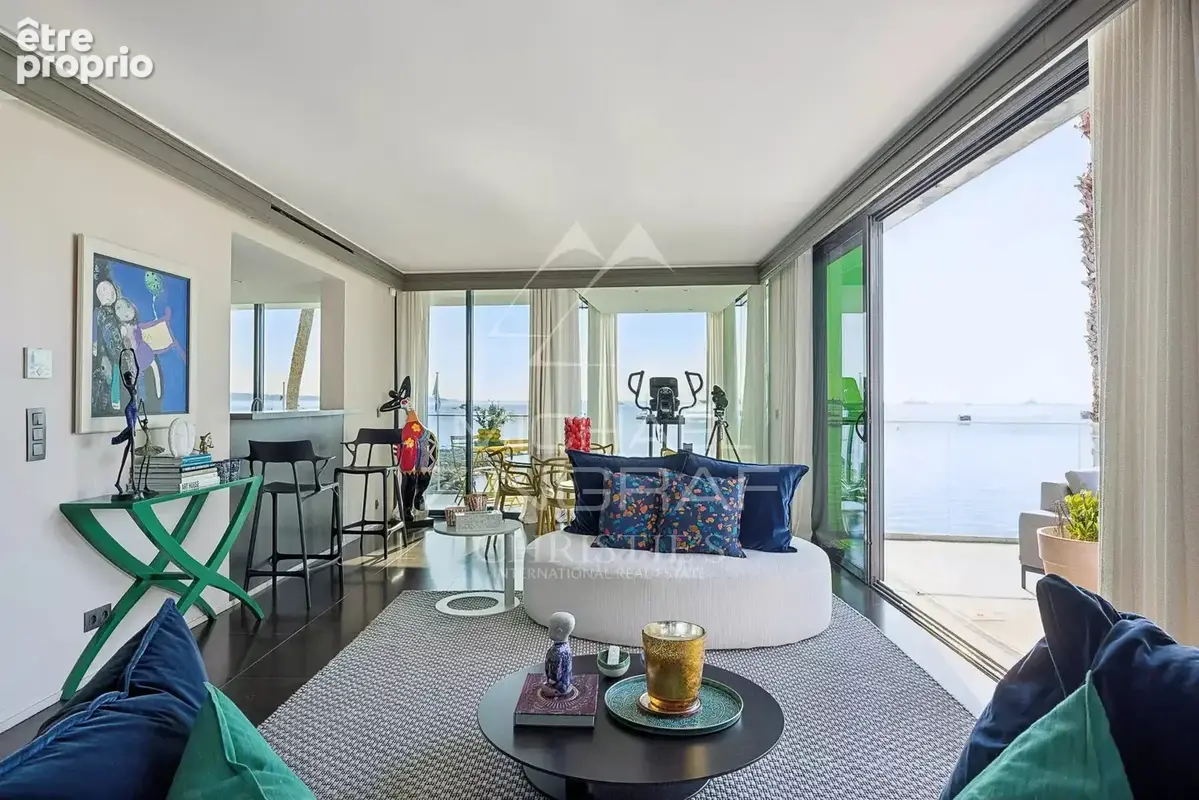 Cannes Palm Beach — Exceptionnel triplex de 462m2 en front de mer avec terrasses et jardin - photo 3